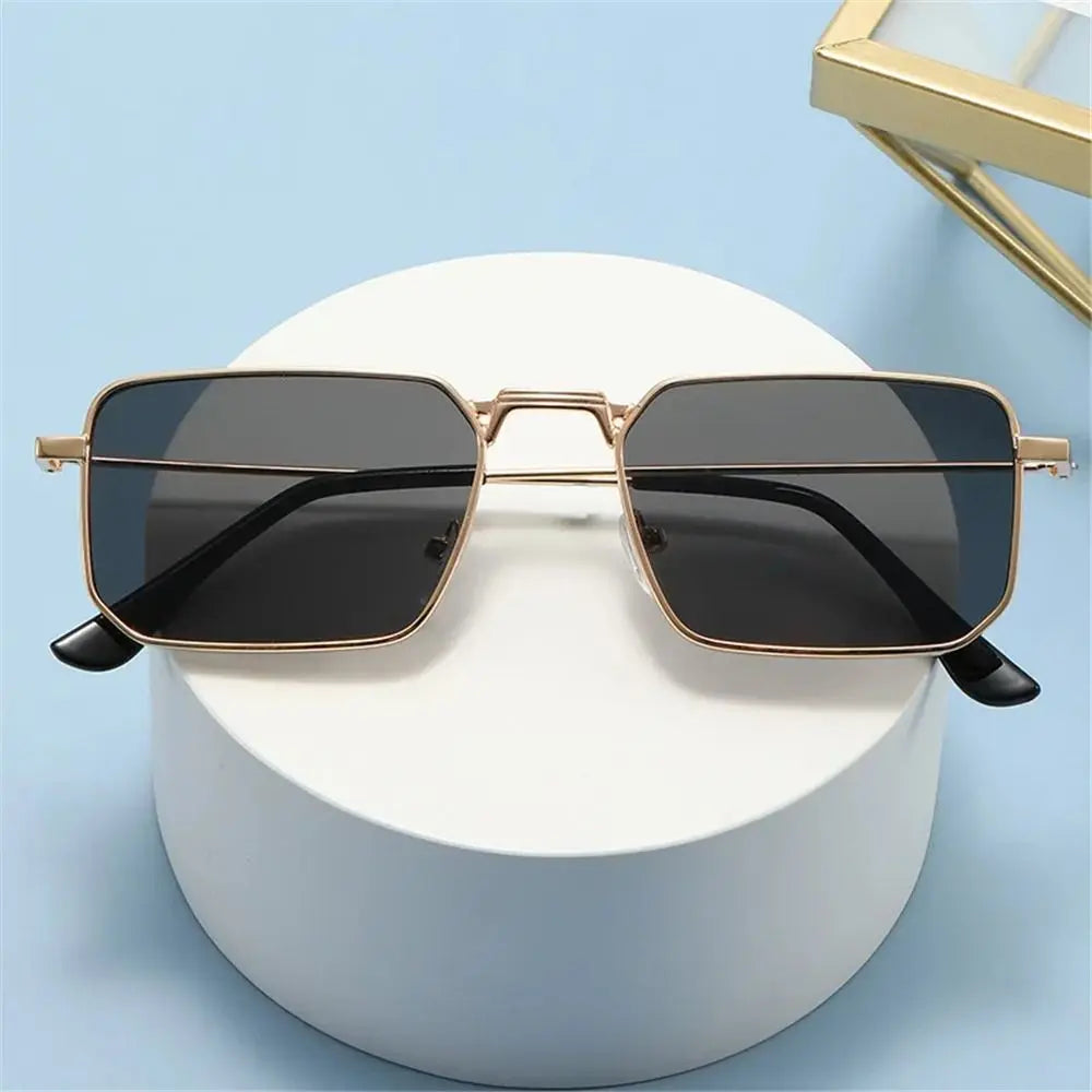 New Retro Square Sunglasses Women Fashion Rectangle Metal Frame Shades Men Luxury Brand Designer Decorative Sun Glasses Uv400